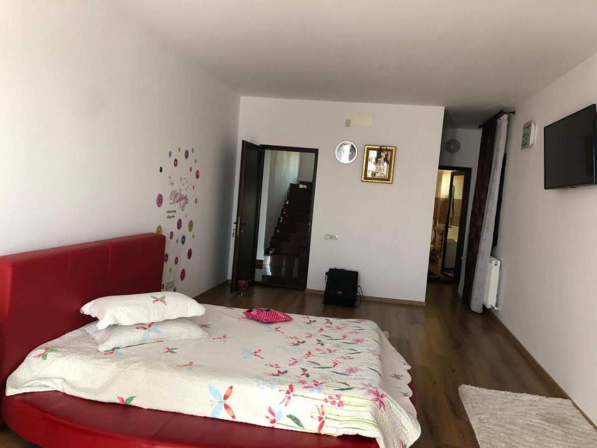 Adelina Apartamento Schitul Exterior foto