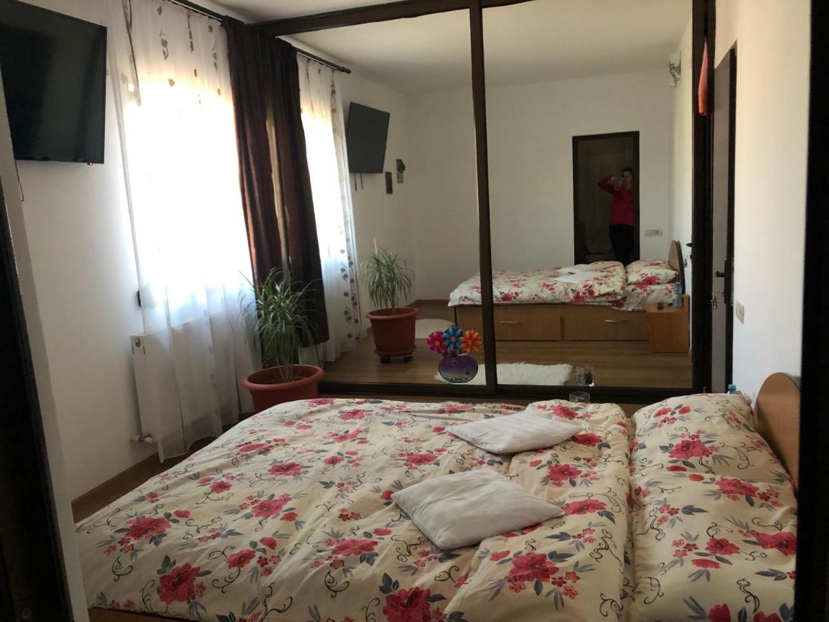 Adelina Apartamento Schitul Exterior foto